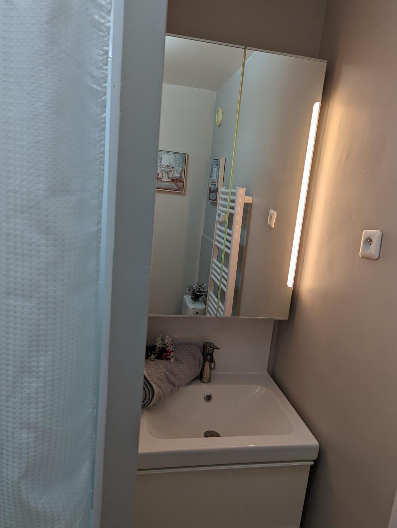 Charming Studio With Eiffel View Париж Экстерьер фото